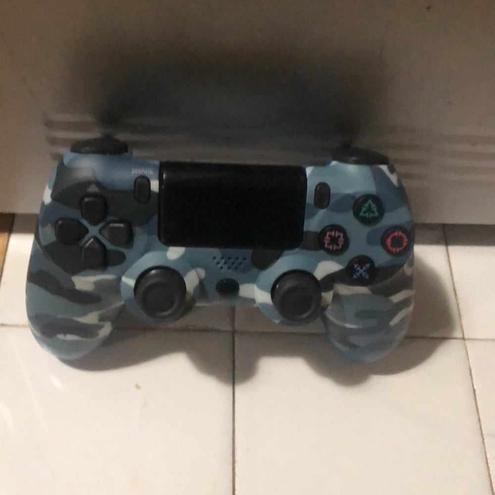 Ps 4 controller - Picture 4 of 4
